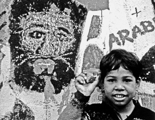 «Далеко от Вьетнама» (1967, совместно с Аньес Варда, Жан?Люком Годаром, Йорисом Ивенсом, Уильямом Кляйном, Клодом Лелушем и Аленом Рене)