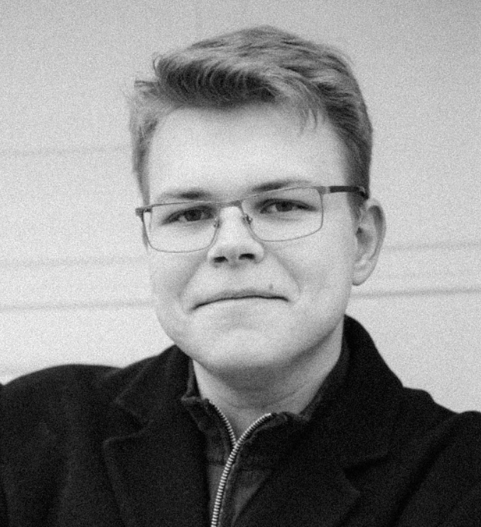 Илья Комисаров